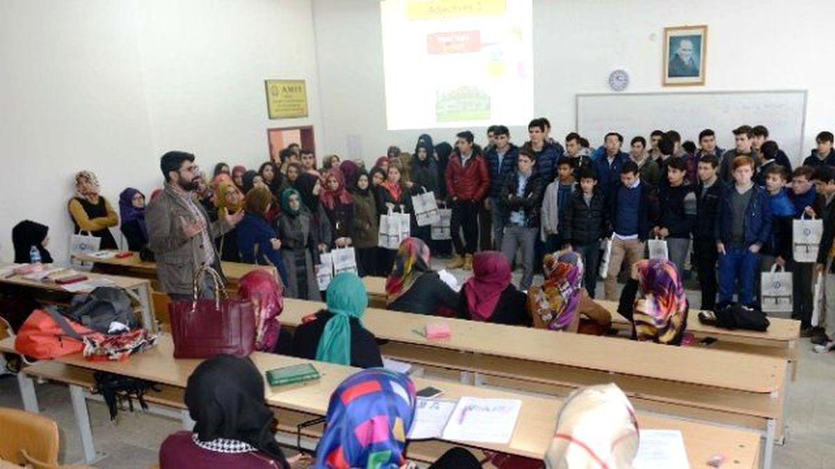 Bü, Liseli Misafirlerini Ağırladı
