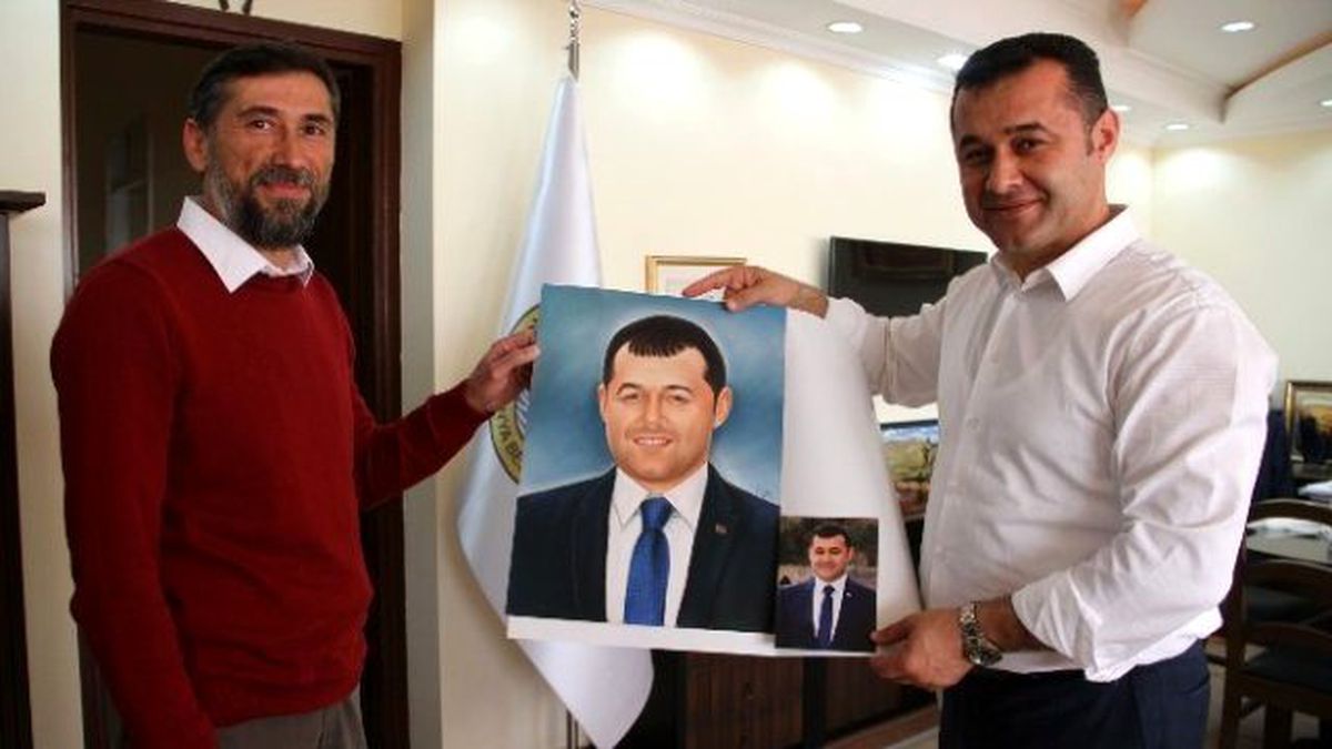 Bulgar Ressam\'dan Başkan Yücel\'e Hediye