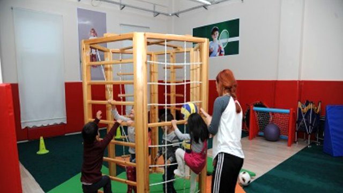 Çocuklar Sporu Eğlenerek Öğreniyor