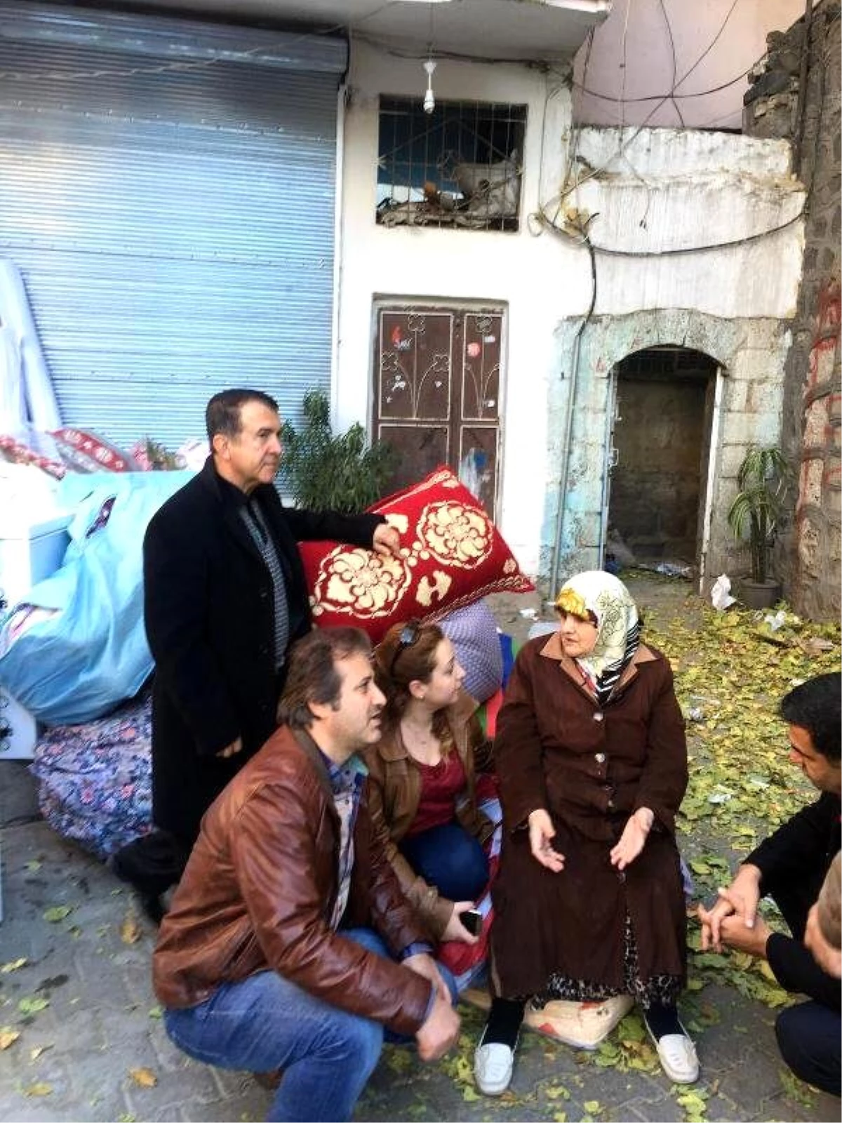 Diyarbakır Sur\'da Yasak Kalktı, Çatışmaların İzleri Ortaya Çıktı (3)