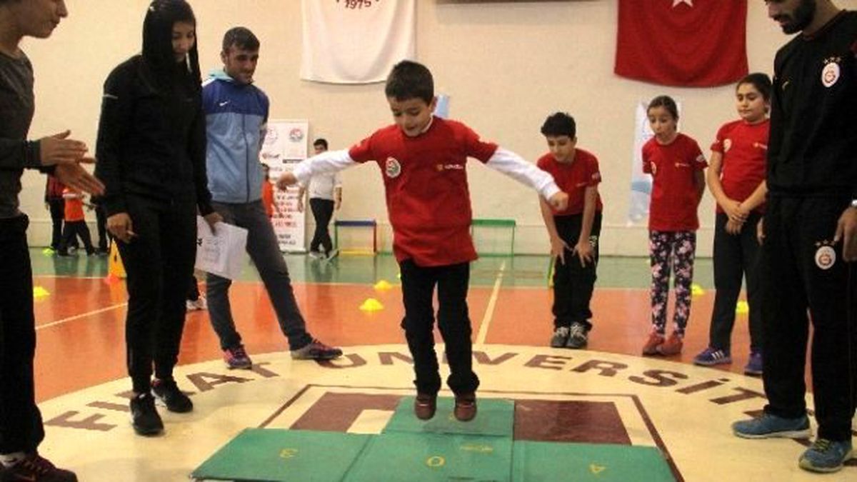 Elazığ\'da Çocuklar Atletizmle Buluştu
