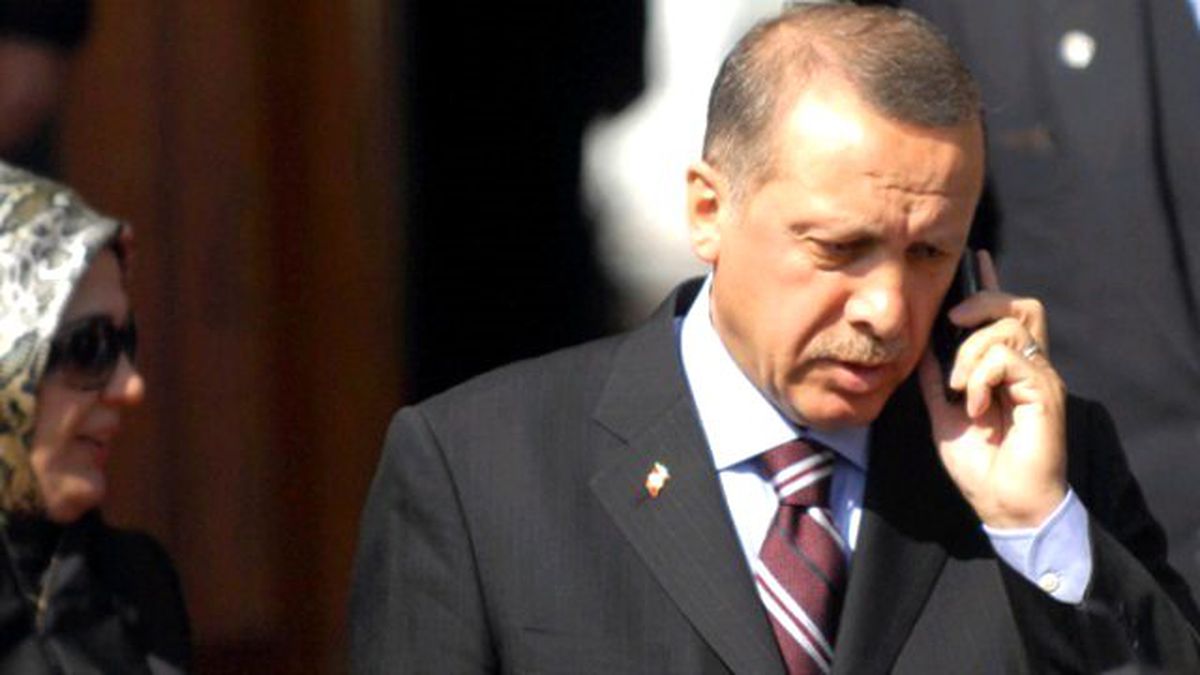 Erdoğan, Fransa Cumhurbaşkanı Hollande ile Telefonla Görüştü