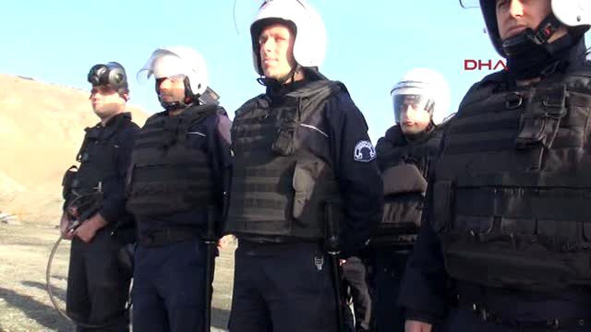 Erzincan Polis Tatbikatında "Her Yer Taksim, Her Yer Direniş" Sloganları