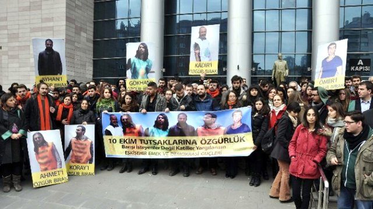 Eskişehir\'de Polisi Darp Ettiği İddia Edilen 5 Sanık Hakim Karşısında