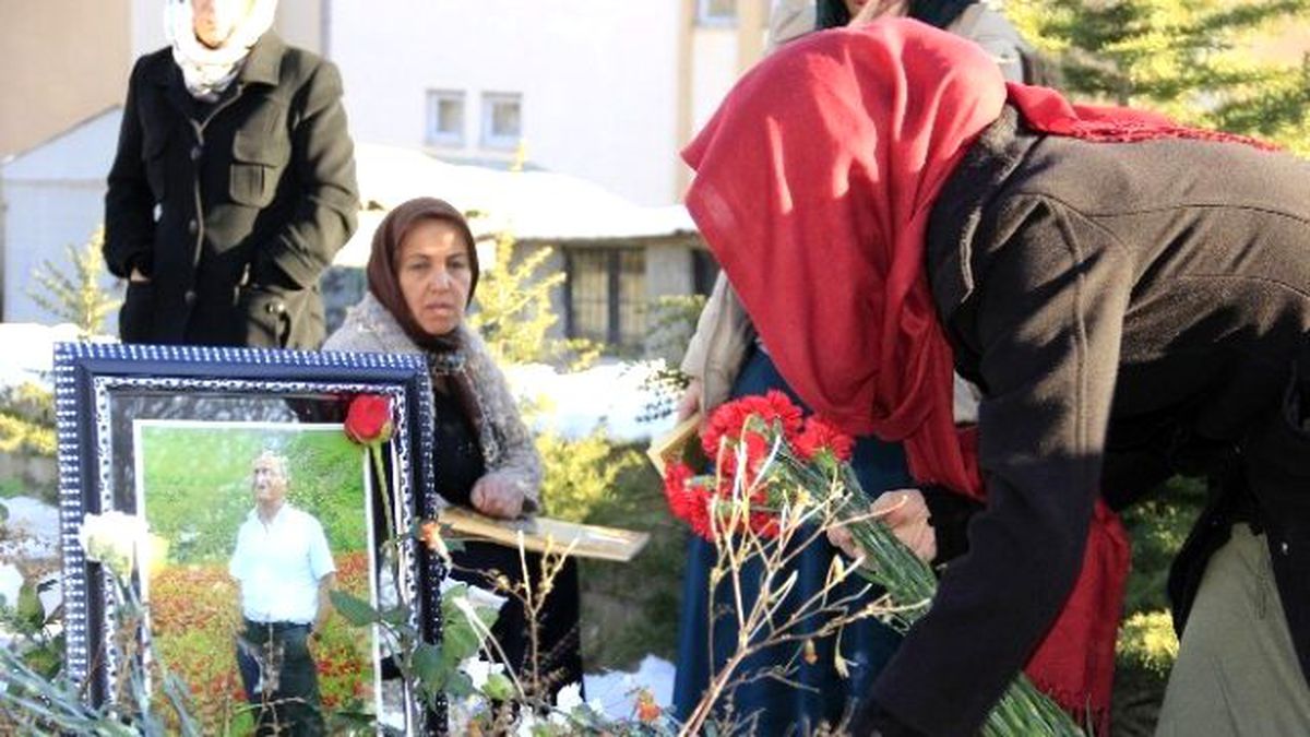 Gazeteci Sevmiş Mezarı Başında Anıldı