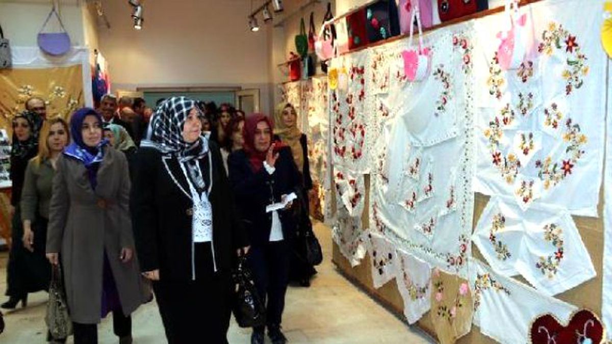 Hakkari'de, Kursiyerlerden El Sanatları Sergisi