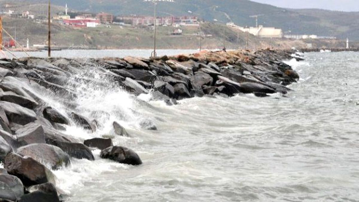 Hava Muhalefeti Denizde Dalgalar Oluşturdu