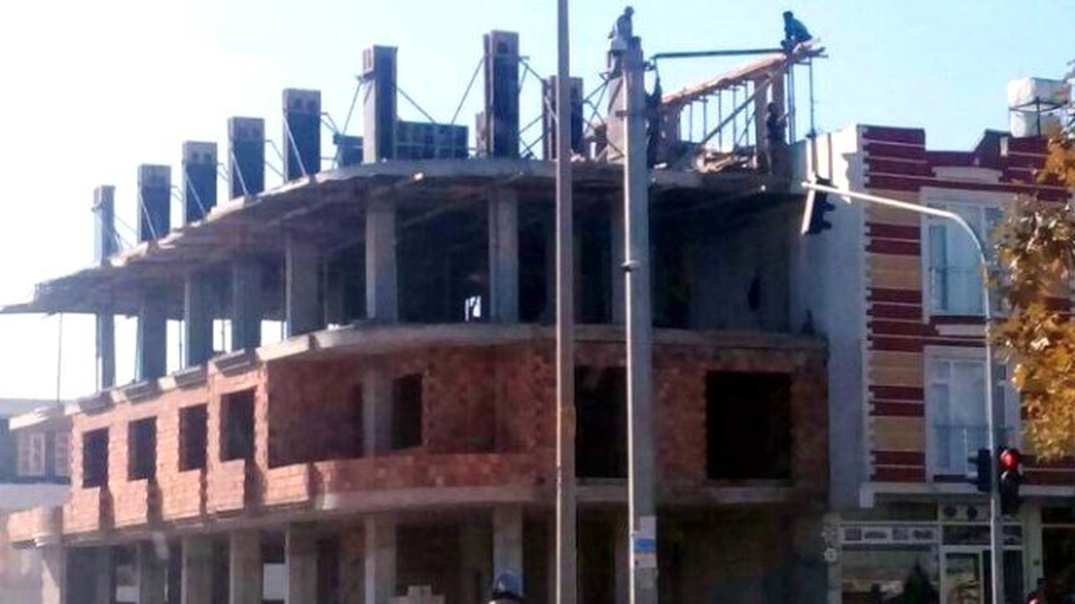 İnşaat İşçilerinin Tehlikeli Çalışması