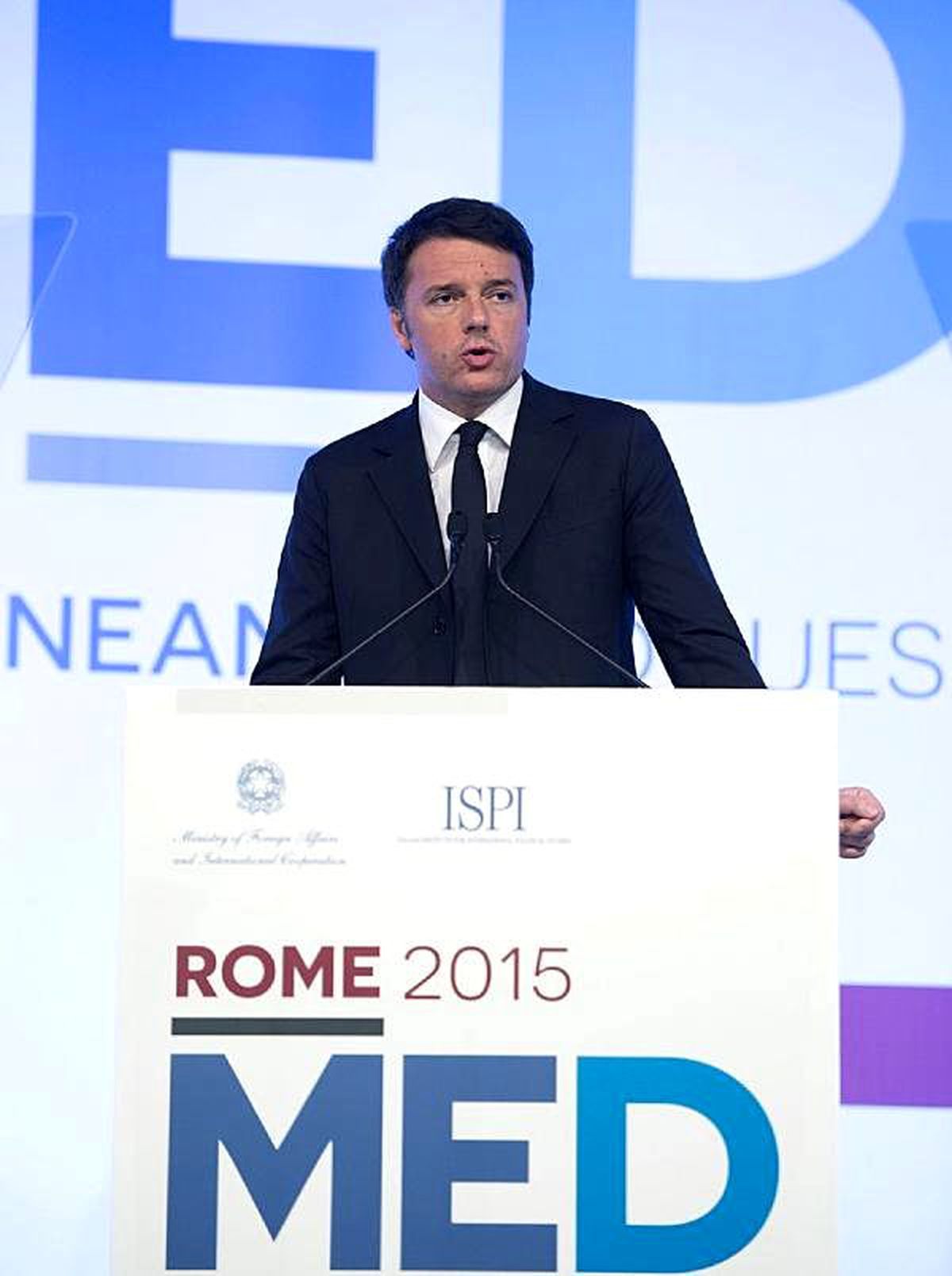 İtalya Başbakanı Matteo Renzi: "Işid\'le Son Dakika Çözümleriyle Mücadele Edemeyiz"
