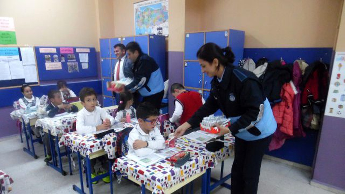 Kartepe Zabıtası\'ndan Öğrencilere Seminer