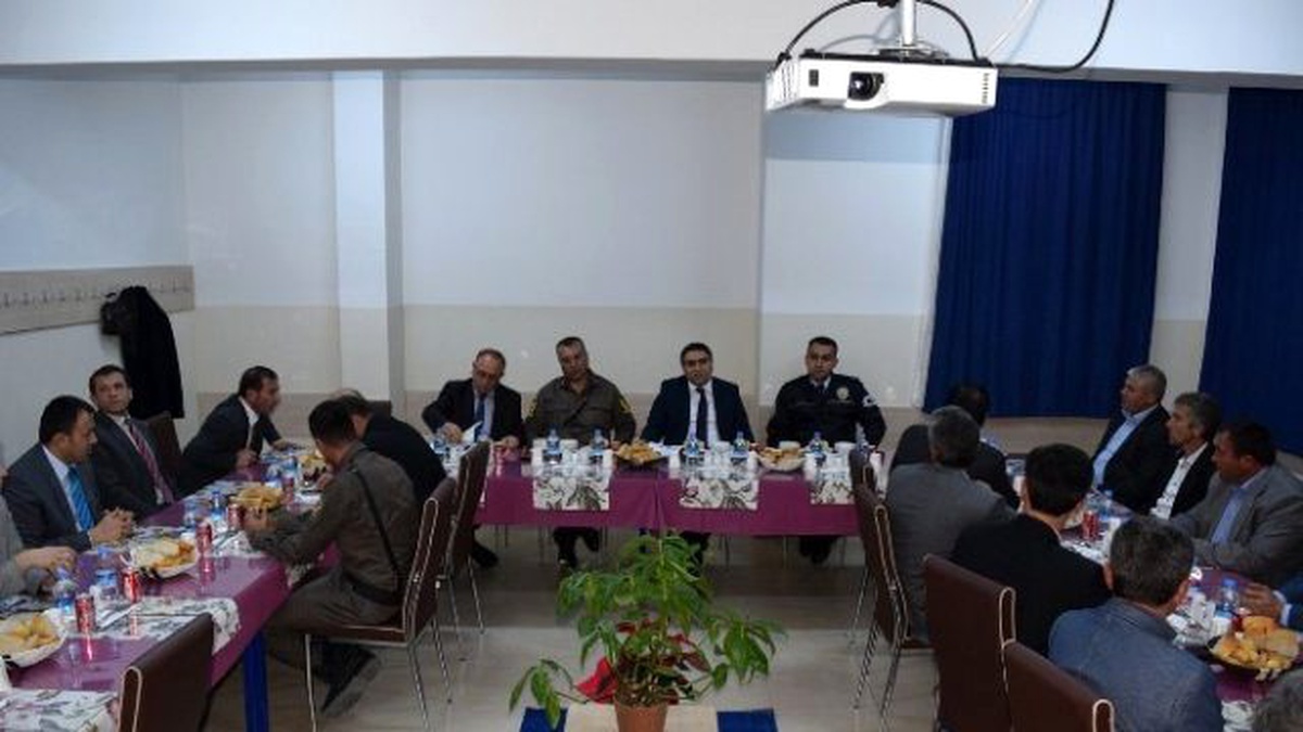 Kaymakam Karaaslan, Muhtarlar ile Toplantı Yaptı