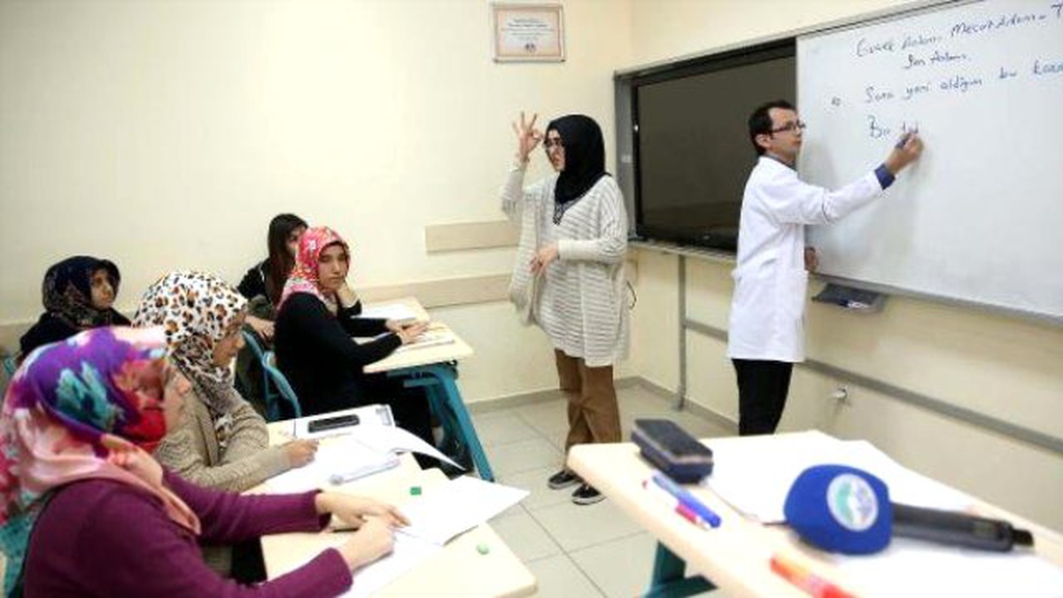 Kayseri\'de İşitme Engellilere KPSS Kursu Açıldı