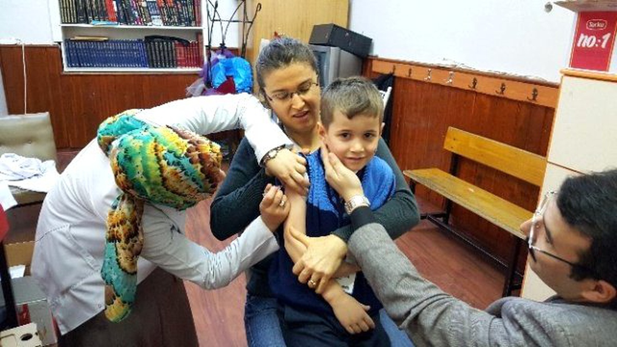 Okullarda Aşı Çalışmaları Sürüyor