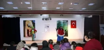 Pasinler'de Çocuklar Tiyatroyla Buluştu