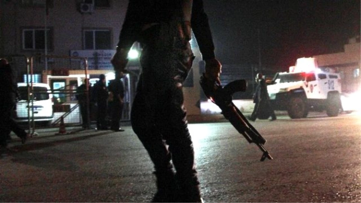 Polis Merkezi Önündeki Silahlı Kavga Emniyeti Harekete Geçirdi