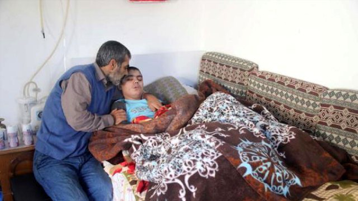 Şanlıurfa\'da Madde Bağımlısı Genç Yatağa Mahkum Oldu