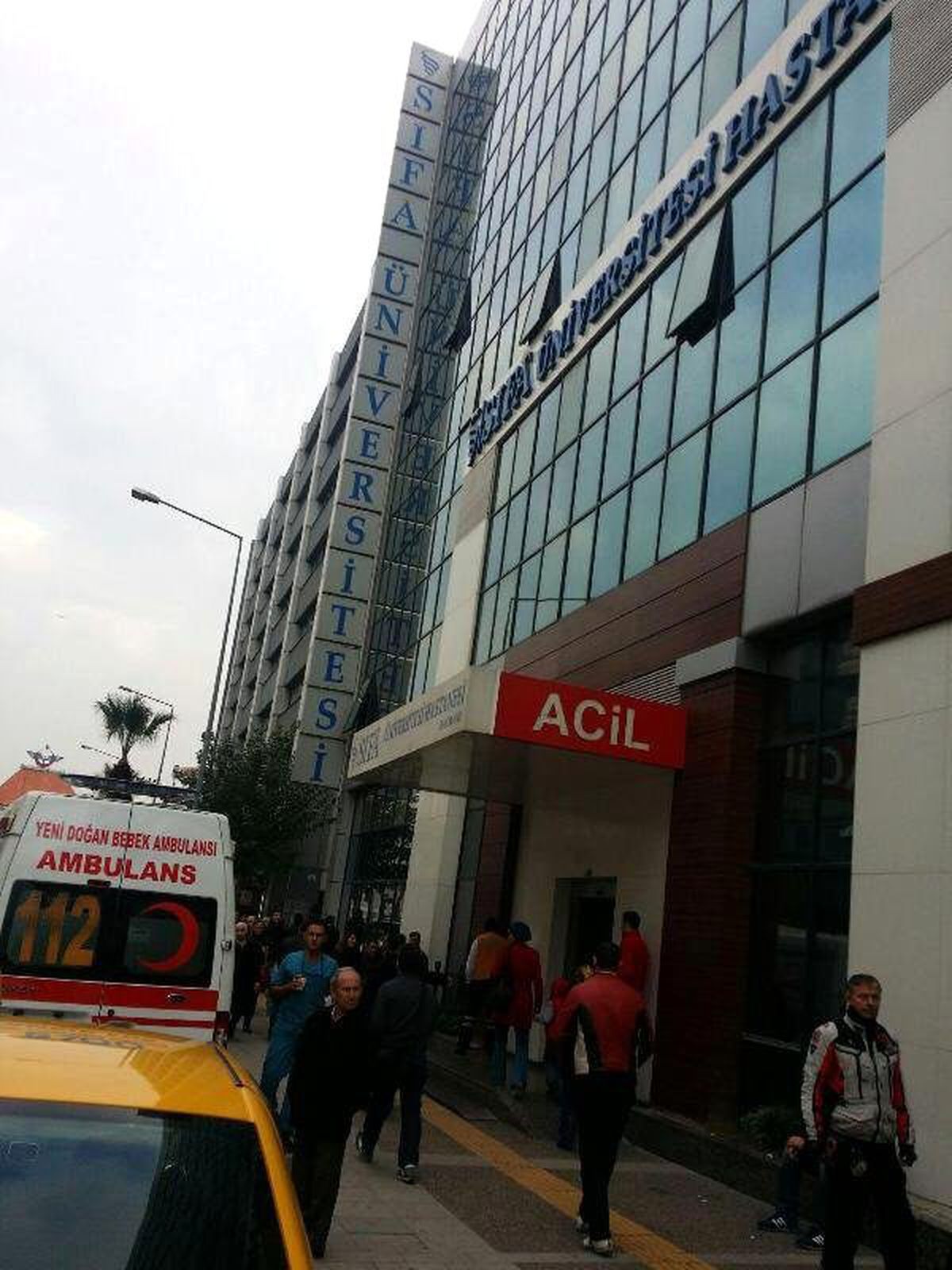 Şifa Üniversitesi\'nın Tıp Merkezlerine Kapatma Kararı