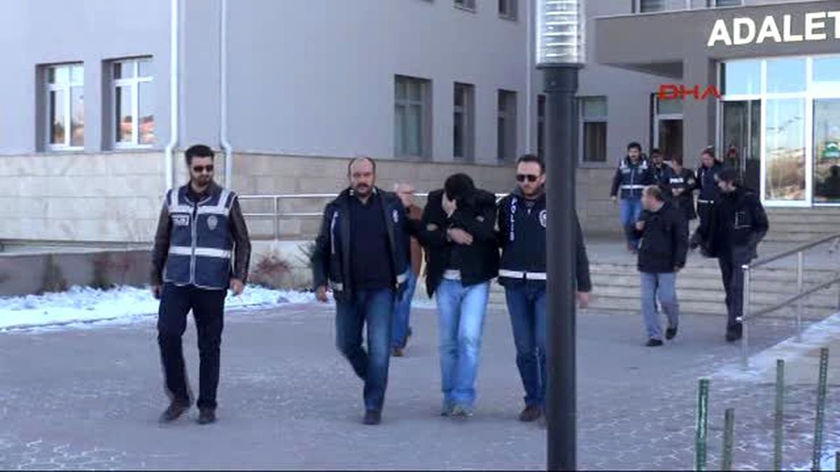 Sivas 13 Yıl Önce Başı Kesilerek Öldürülen Uzman Çavuşun Katil Zanlıları Eşi ve Yakını Çıktı