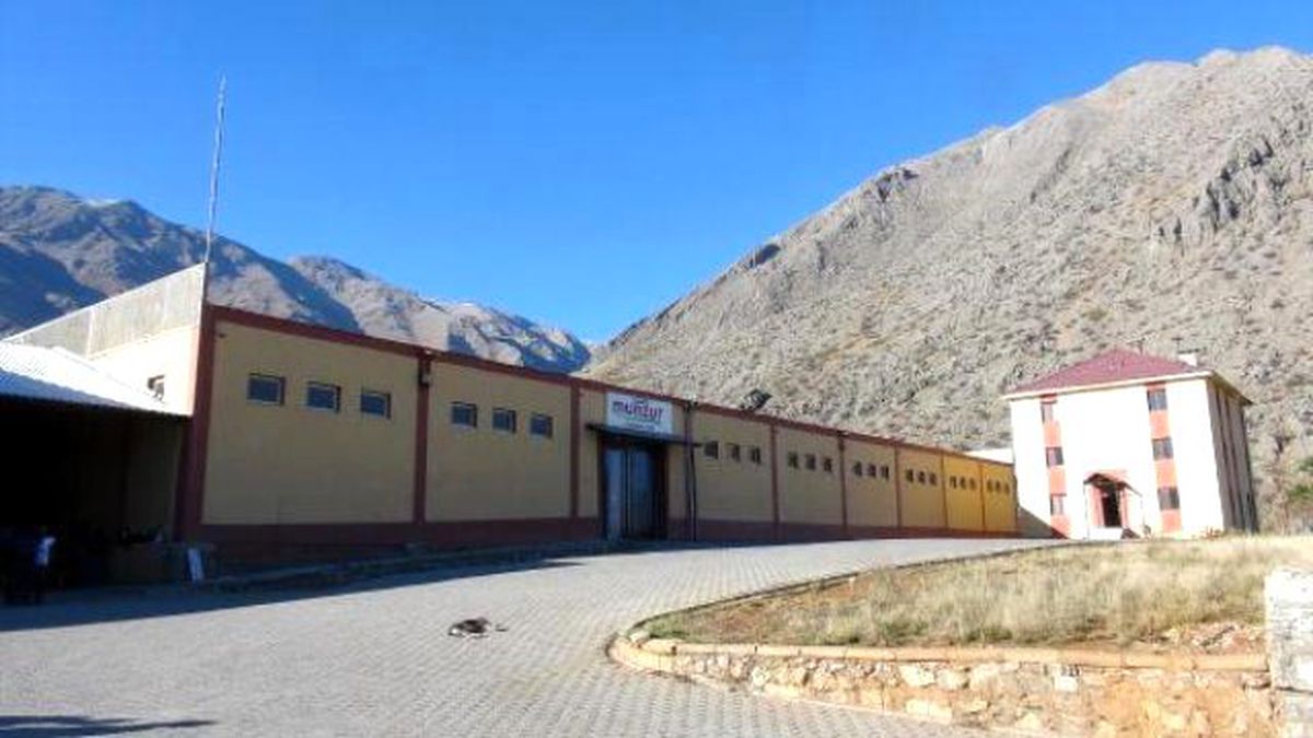 Tunceli\'nin Tek Fabrikası Kapandı, İşçiler Çıkarıldı