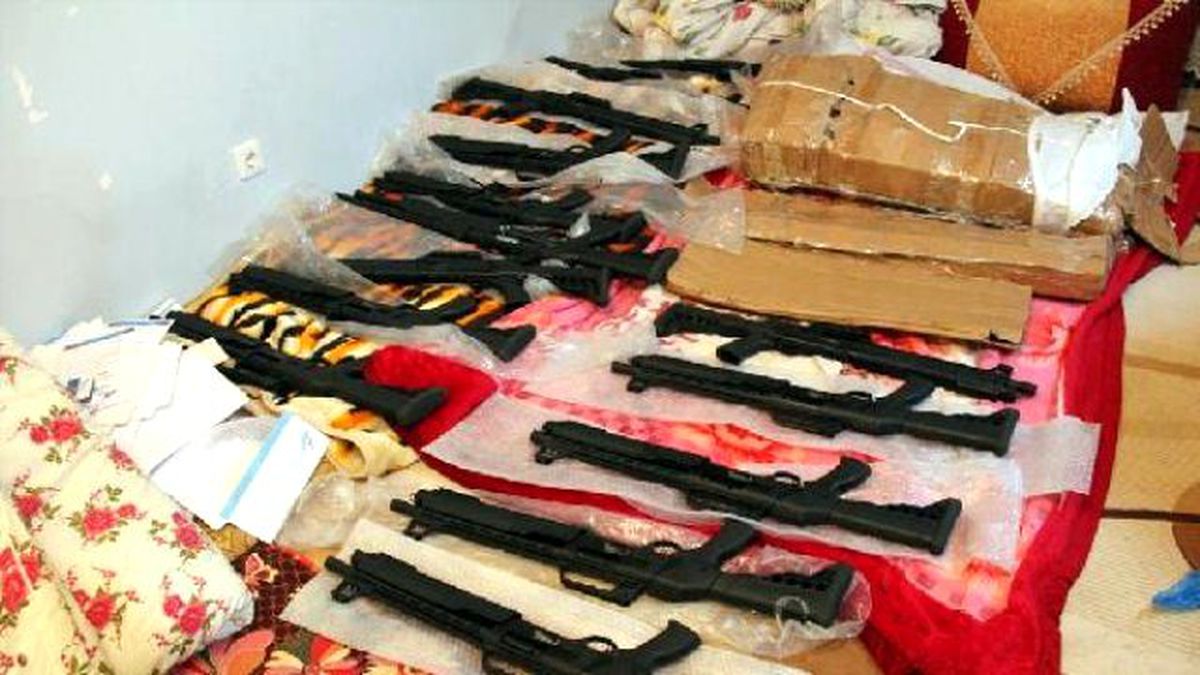 Van\'da, PKK\'ya Ait Silah ve Örgütsel Döküman Ele Geçirildi