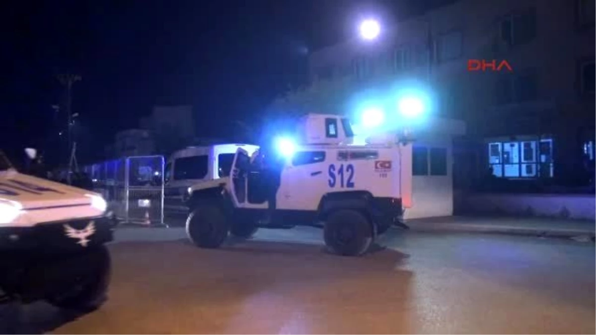Adana - Polis Merkezine Yakın Noktada Çıkan Silahlı Kavga Saldırı Olduğu Zannedilince Panik Yaşandı
