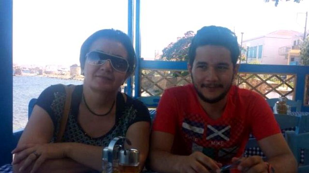 Antalya\'da Şizofren Genç Annesini Öldürdü