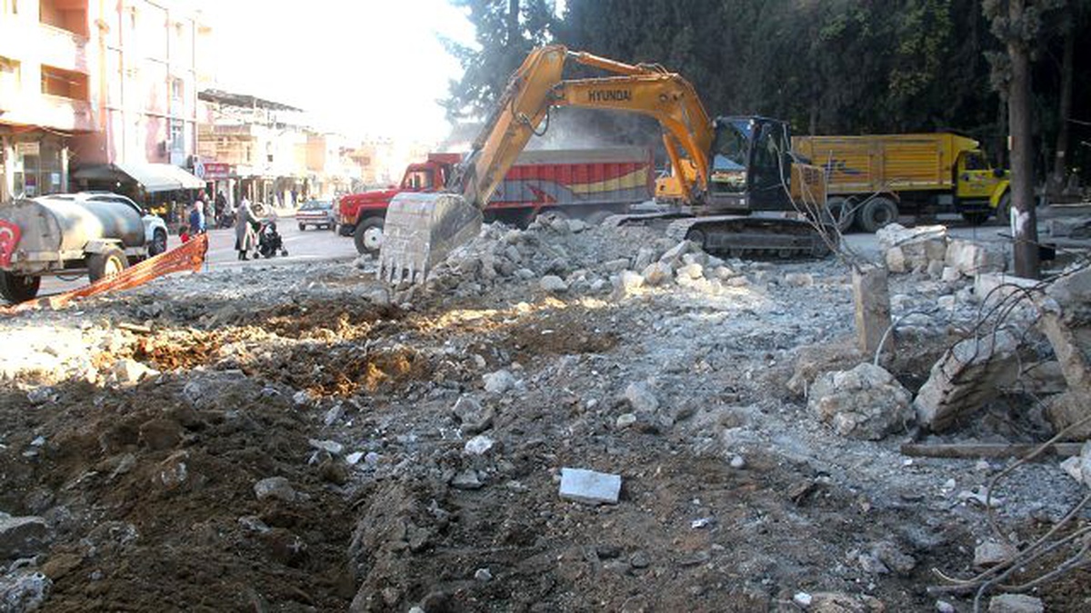 Asri Mezarlık Girişi Yenileniyor
