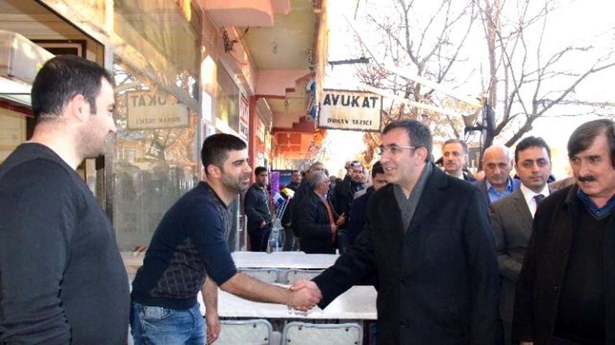 Bakan Yılmaz, Deprem Bölgesinde İncelemede Bulundu