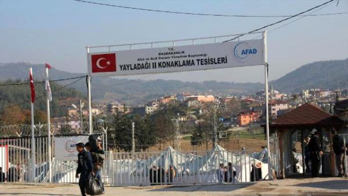Başbakan Yardımcısı Akdoğan, Hatay\'da Türkmenleri Ziyaret Etti