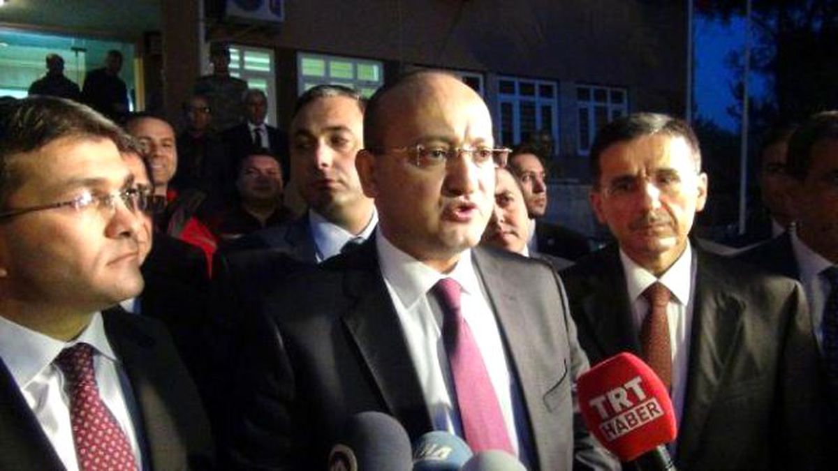 Başbakan Yardımcısı Akdoğan, Hatay\'da Türkmenleri Ziyaret Etti (2)
