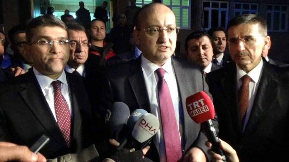 Başbakan Yardımcısı Akdoğan: "Suriye Küresel Güçlerin, Güç Çekişmelerine Kurban Ediliyor"