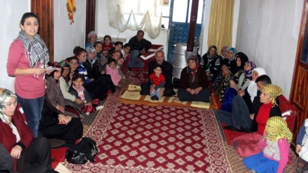 Başkale\'de \'Bir Birey Değişir, Bir Toplum Değişir\' Toplantıları