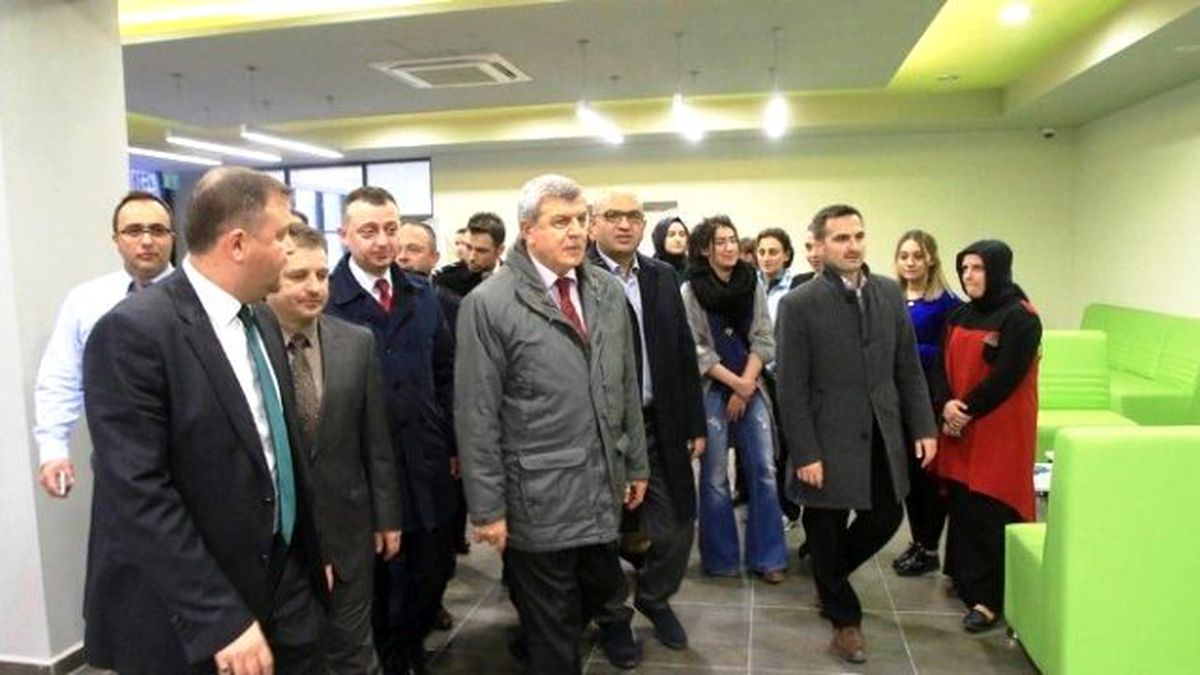 Başkan Karaosmanoğlu, "Akademi Lise, Türkiye\'ye Model Olacak"