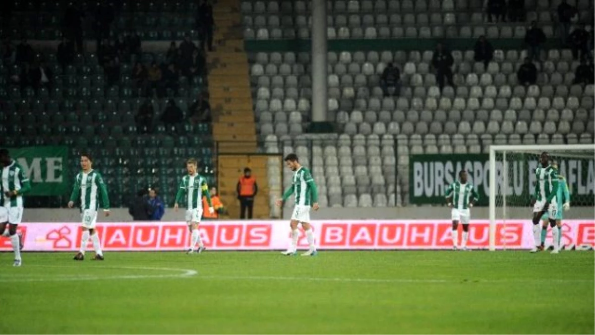 Bursaspor\'da Futbolculara 100\'er Bin TL Para Cezası