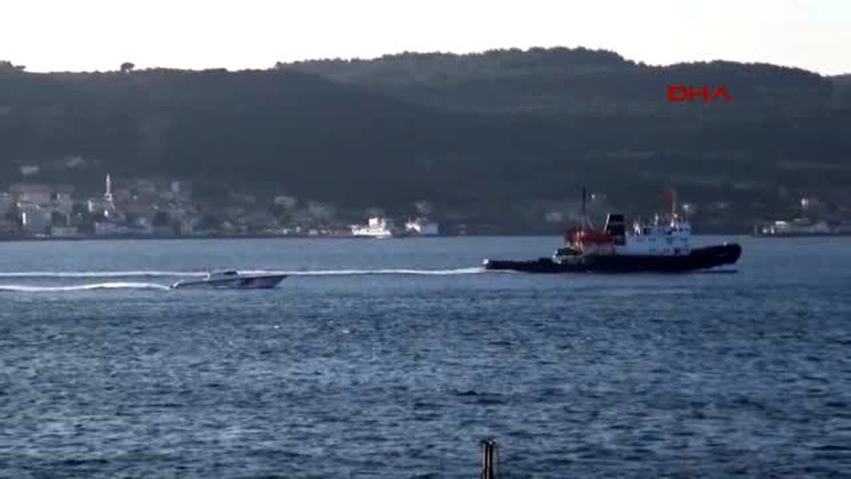Çanakkale\'den Bu Kez Rus Askeri Römorkörü Geçti