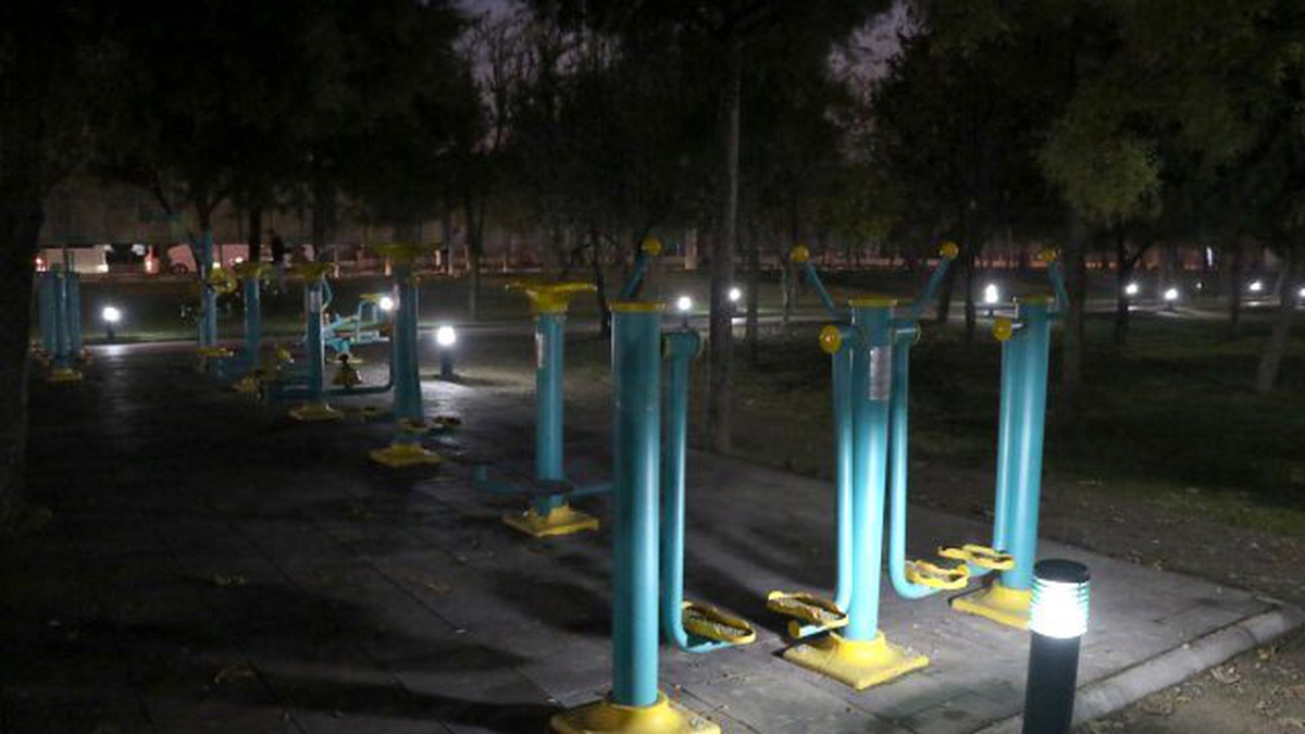 Cemil Çöllü Parkı Aydınlandı