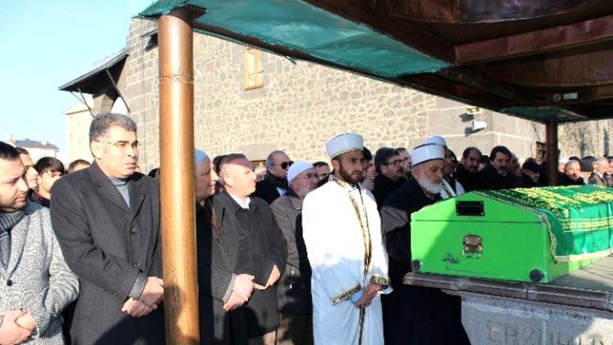 Erzurumlu İş Adamı Şerafettin Arslan Son Yolculuğuna Uğurlandı