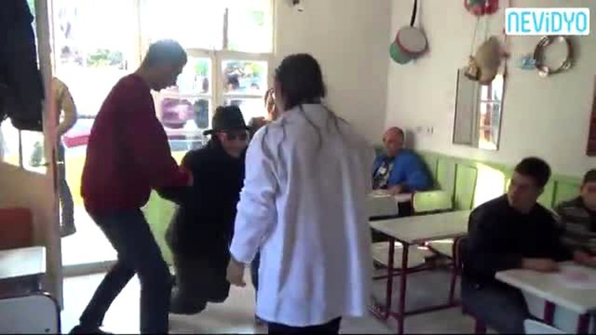 Genç Kızı Şok Eden Evlenme Teklifi