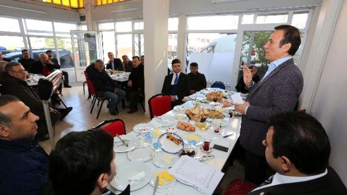 Genç, Stk\'larla Buluştu