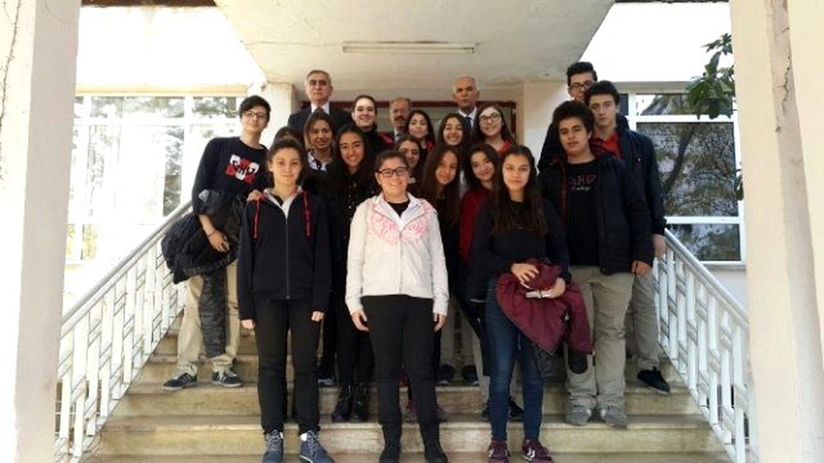 Gkv Liseleri Öğrencileri Huzurevini Ziyaret Etti