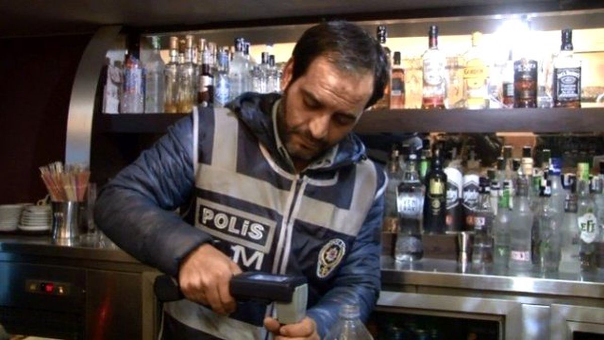 İzmir\'de 264 Sahte Rakı Ele Geçildi