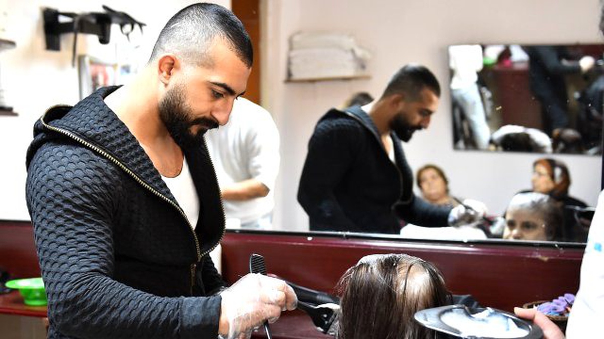 Kuaförün "Cezası" Yaşlılara "Ödül" Oldu