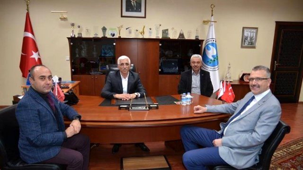 Marmarabirlik\'ten Karacabeyli Zeytincilere Destek