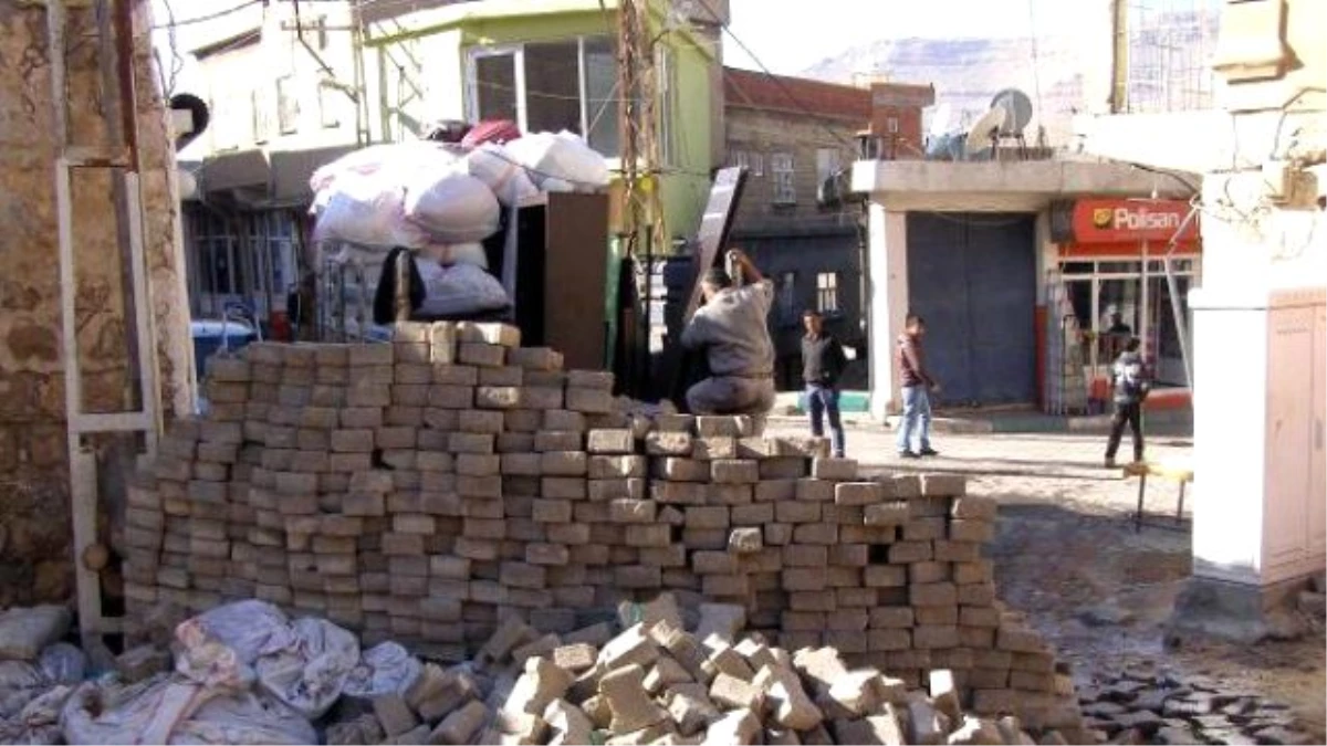 Nusaybin\'de Evleri Zarar Gören Halk Göç Etmeyi Sürdürüyor(2)