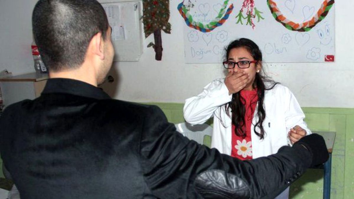 Genç Kızı Şoka Sokan Evlilik Teklifi