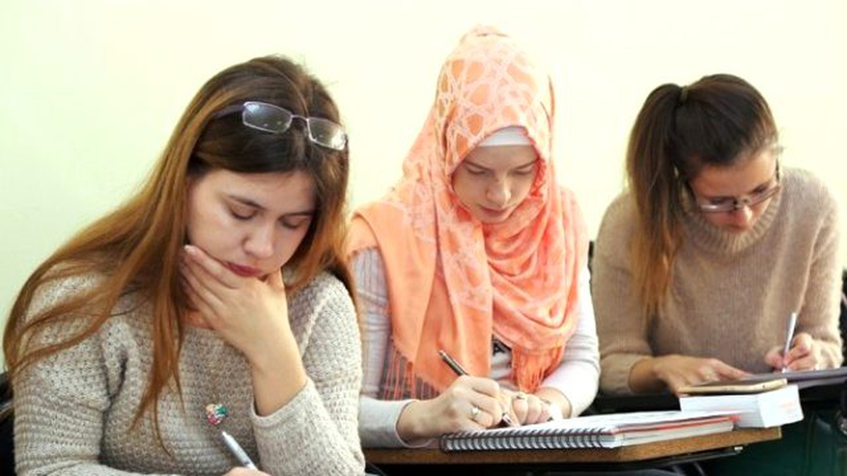 Rus Gelinler Türkçe Öğreniyor