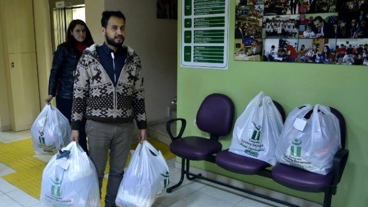 Savaş Mağdurları İçin Kışlık Kıyafetler Yerine Ulaştı