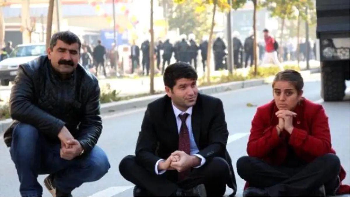 Sur'a Destek İçin Batman'da Esnaf İşyerlerini Açmadı (2)