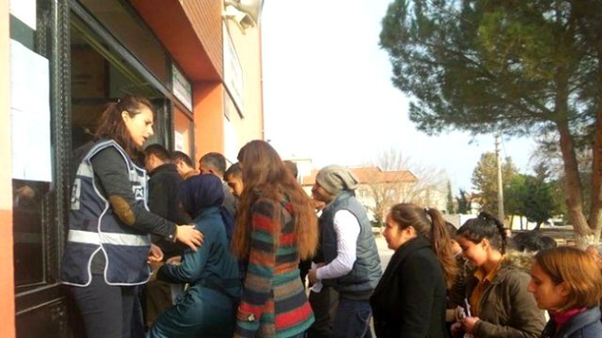 Sürücü Adayları Yılın Son Yazılı Sınavına Girdi