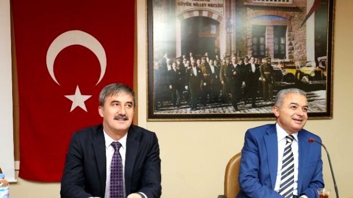 Turgutlu\'da Esnaf Sorunları Masaya Yatırıldı